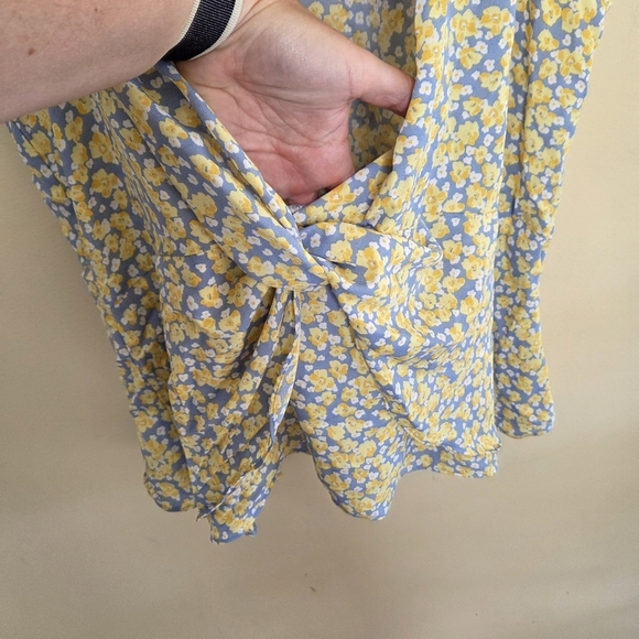 Pleione | Blue & Yellow Floral Twist Front Deep V-neck Tank Blouse Size XL - Picture 6 of 7